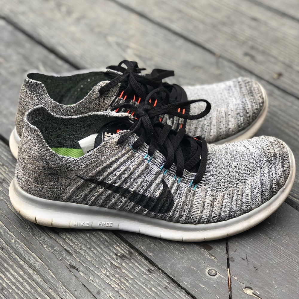 NIKE WOMENS FLYKNIT TENNIS SHOES SIZE 9